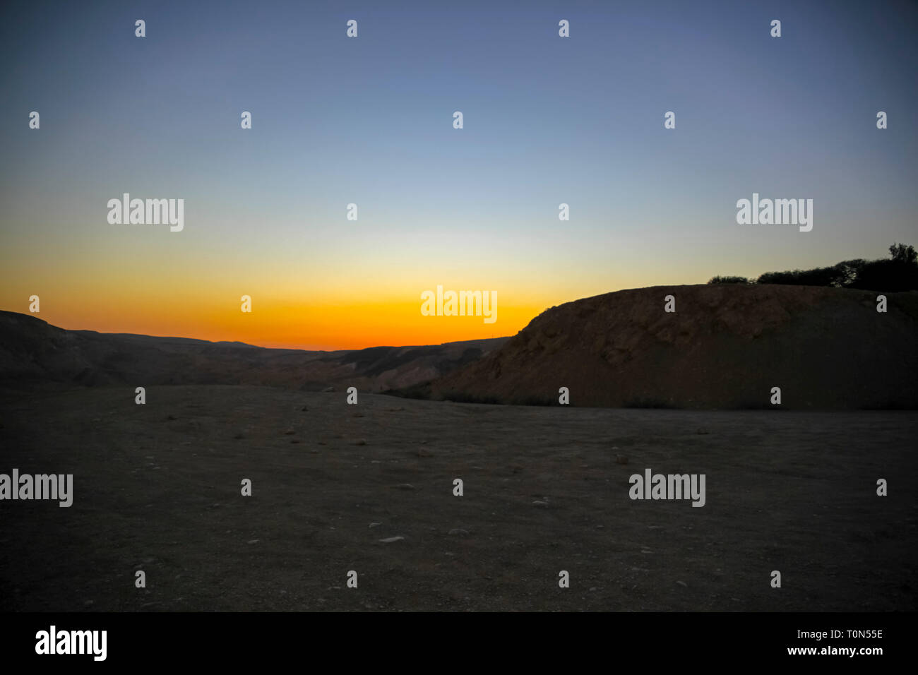 Coucher du soleil du désert photographié en Israël, désert du Néguev Banque D'Images