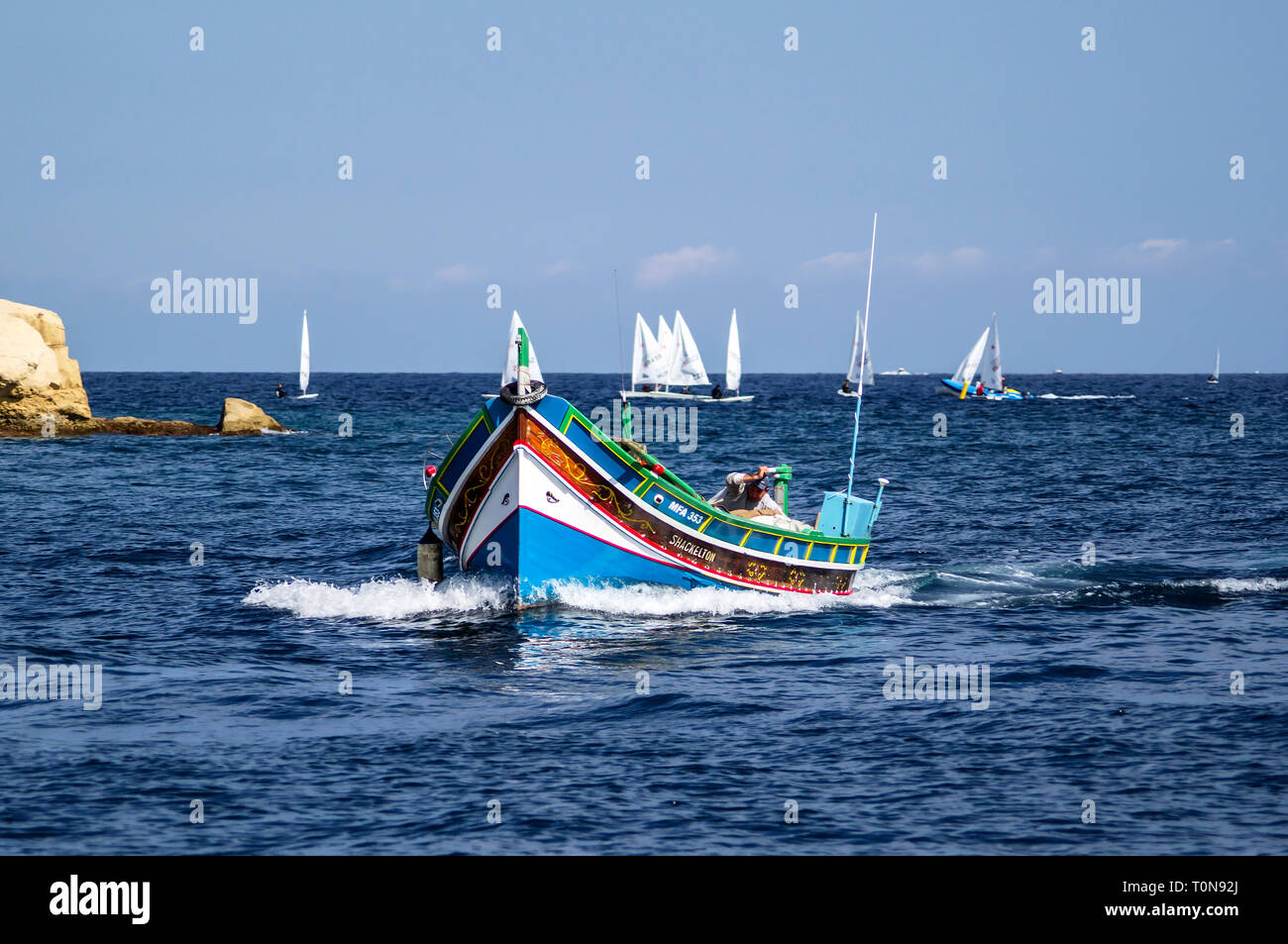 La Valette, MALTE - 15 février 2013 : le port de voile dans les îles maltaises en mer Méditerranée. Banque D'Images