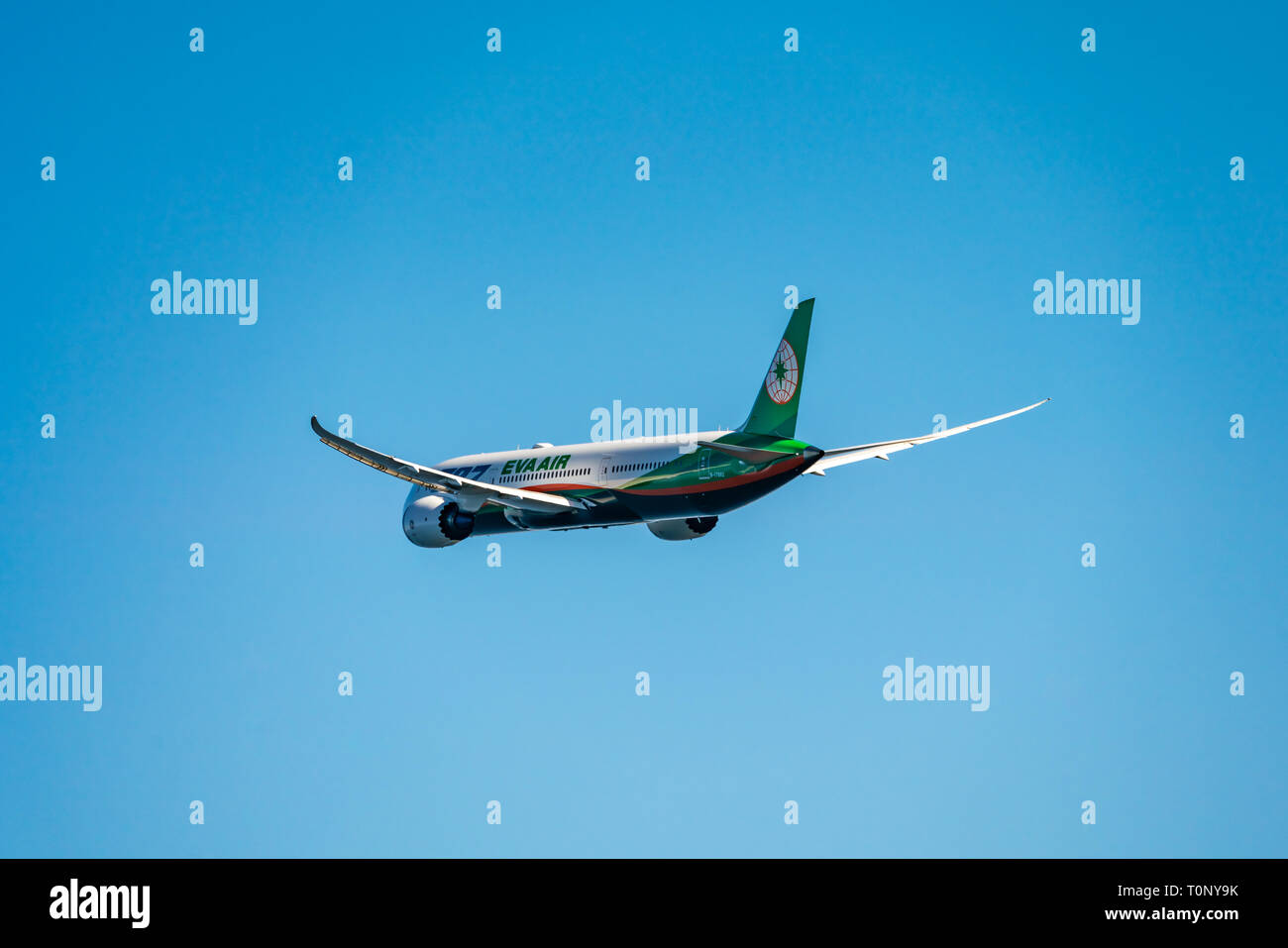 OSAKA, JAPON - JAN. 4, 2019 : EVA Air Boeing 787-9 décollant de l'Aéroport International de Kansai à Osaka, Japon. Banque D'Images