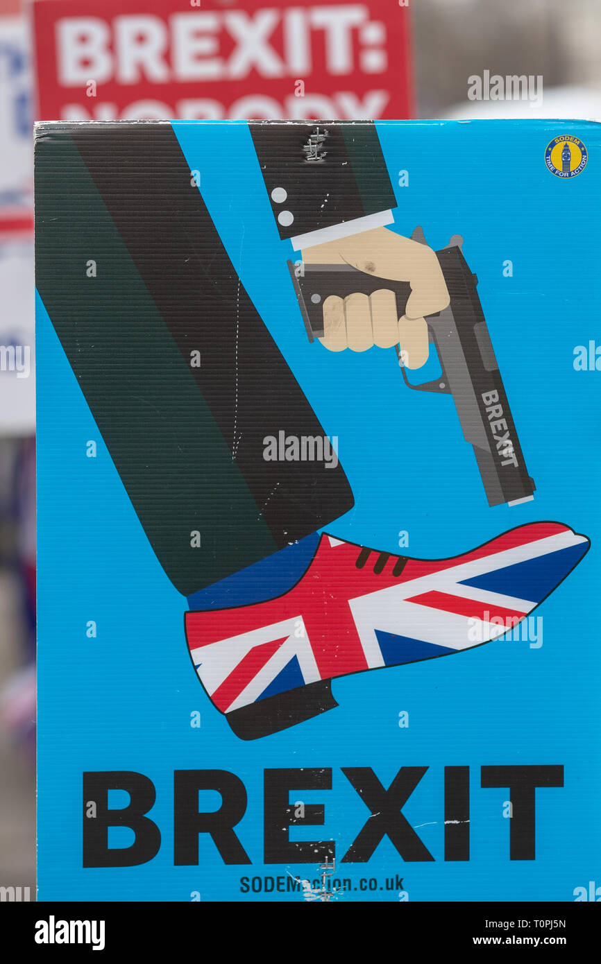 Londres, Royaume-Uni. Mar 21, 2019. Londres, Royaume-Uni. Jeudi 21 mars 2019. Anti-Brexit des pancartes à l'extérieur du Parlement, Crédit : Jason Richardson/Alamy Live News Banque D'Images