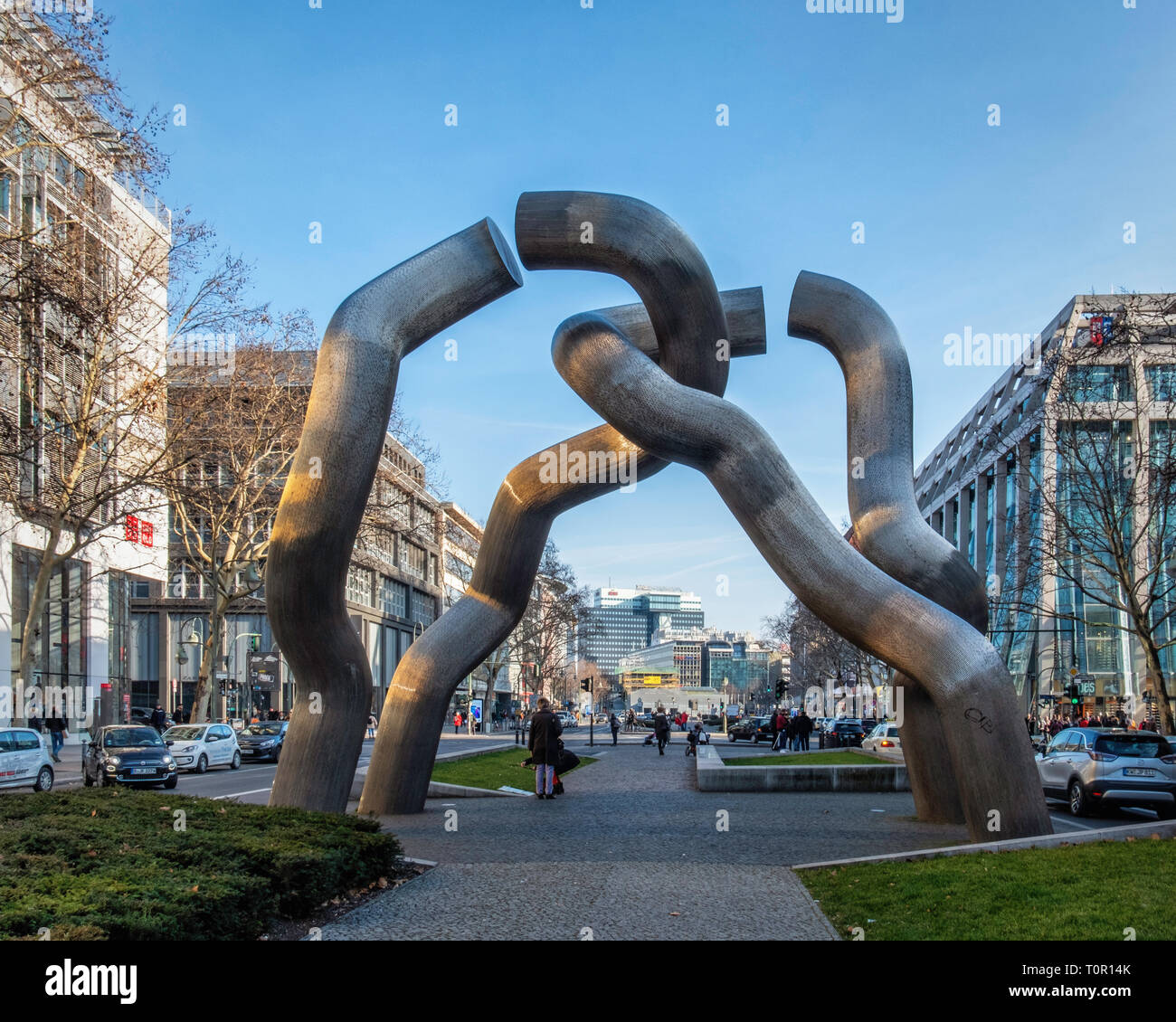 Sculpture 'Berlin' par les sculpteurs Brigitte Matschinsky-Denninghoff et Martin Matschinsky dans la division de Berlin Potsdamer Straße 171-173 représente Banque D'Images
