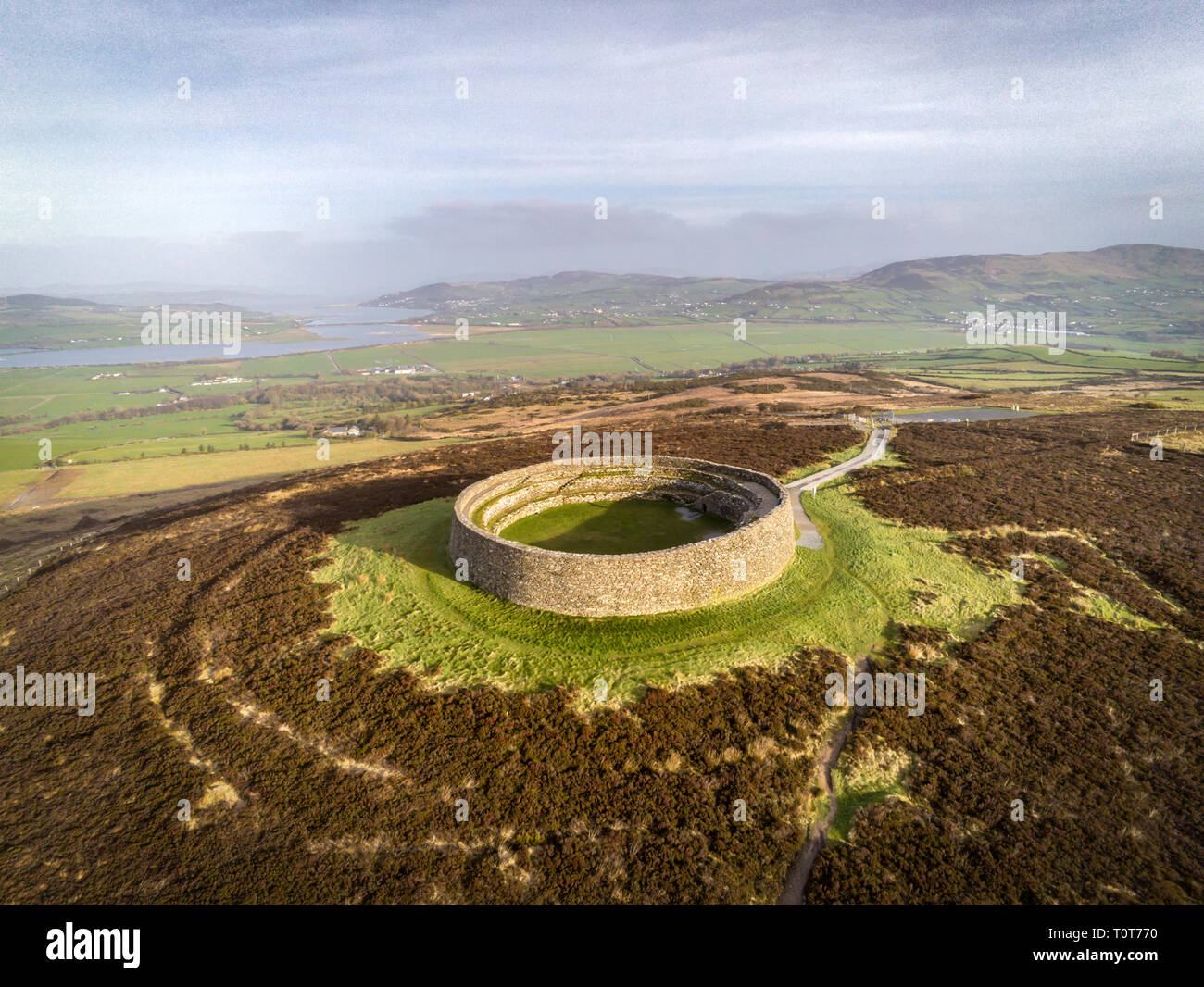 Il s'agit de Grianan Aileach. C'est un anneau de pierre fort à Donegal Irlande, juste à la sortie de la ville de Derry Banque D'Images