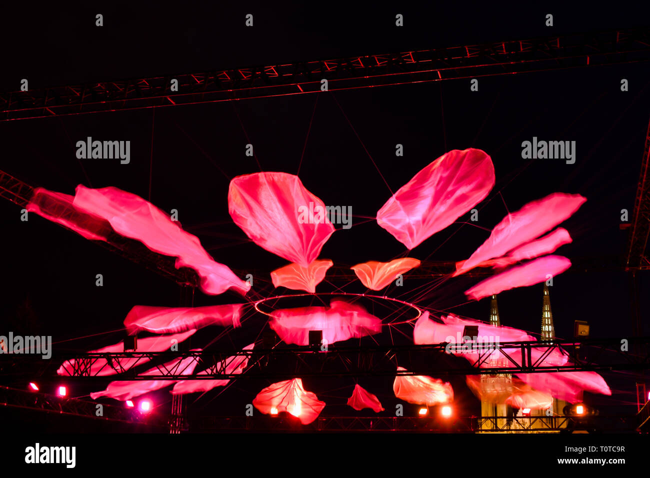 Feuilles flottantes art installation dans la région de Zagreb, Croatie pendant la fête des lumières Banque D'Images