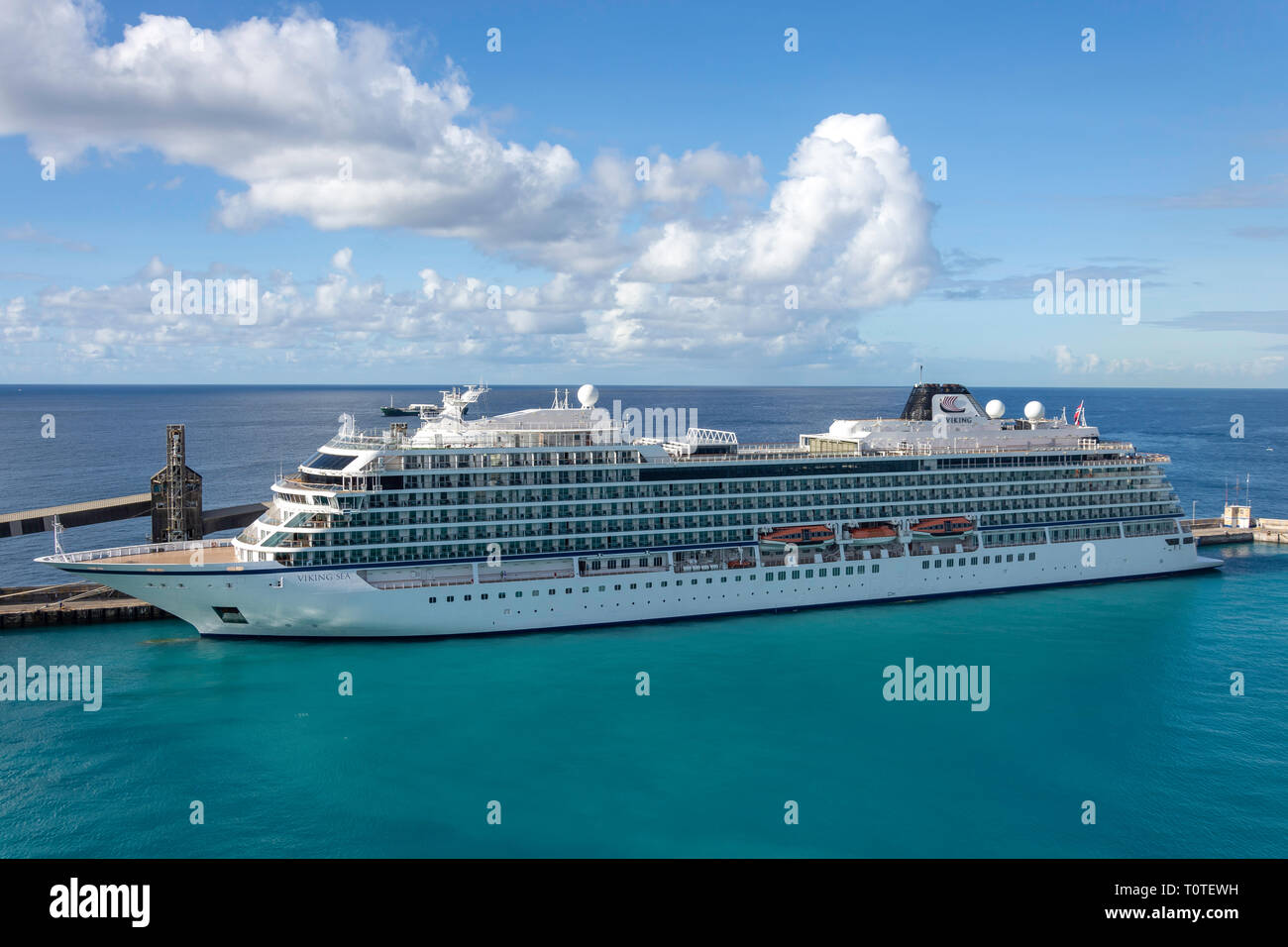 'Viking' la mer (navires de croisière Océan Viking Cruises) dans le dock, Bridgetown, Barbade, paroisse St Michael, Lesser Antilles, Caribbean Banque D'Images