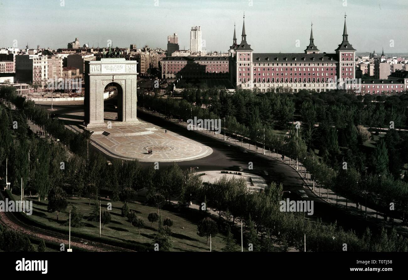 ARCO DEL TRIUNFO EN LA Moncloa. Lieu : ARCO DE LA VICTORIA. L'ESPAGNE. Banque D'Images