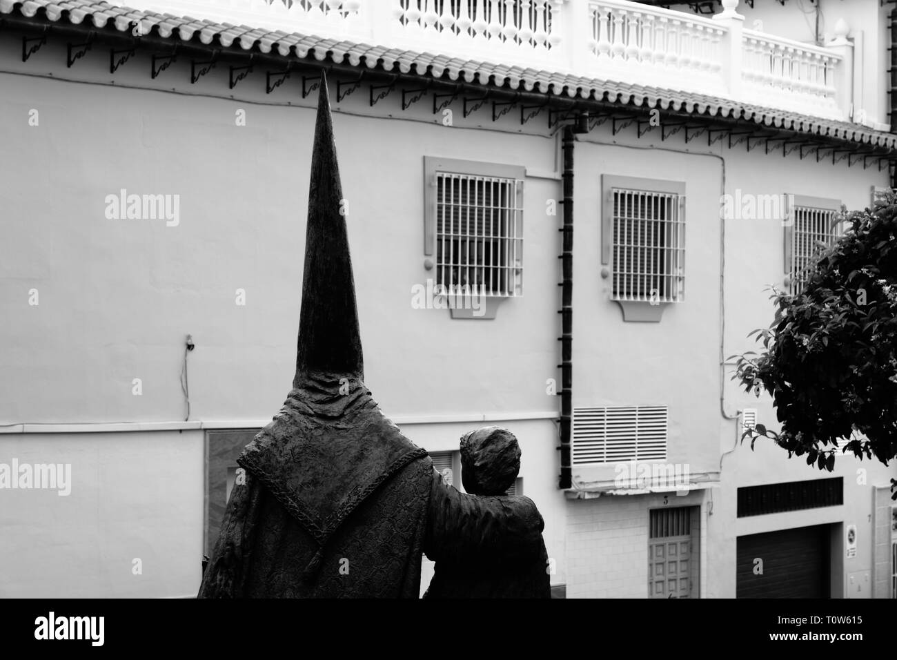 Image Monochrome du Nazaréen statue dans Velez-Malaga, la Axarquía, Málaga, Andalousie, Costa del Sol, Espagne Banque D'Images