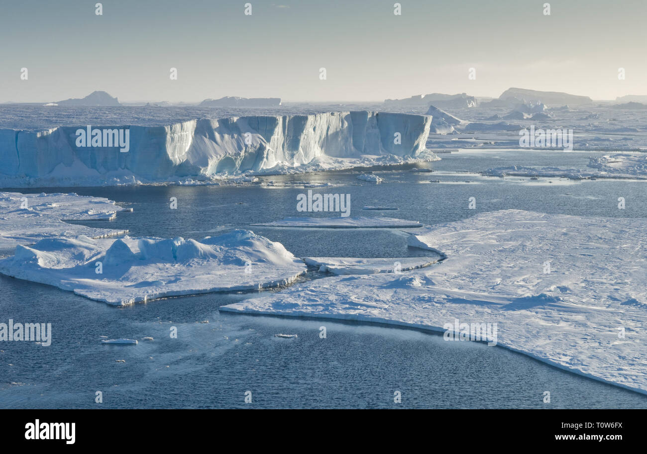 Briser la glace de mer ouverte Banque D'Images