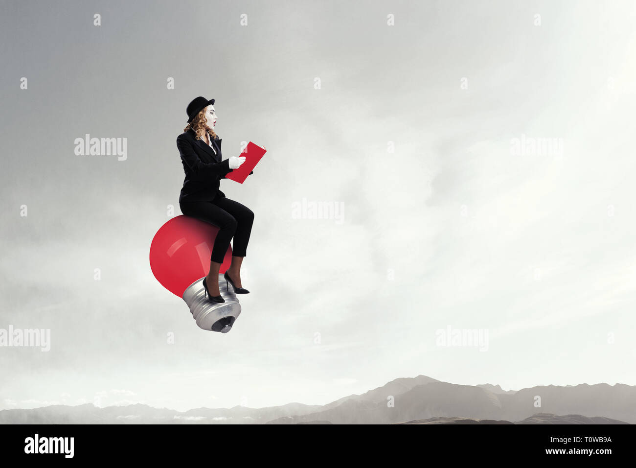 Jeune femme mime. Technique mixte Banque D'Images