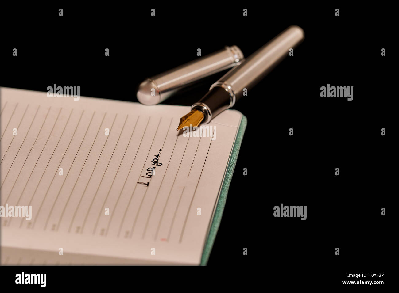 Stylo à côté d'un bloc-notes avec l'inscription 2019 Banque D'Images