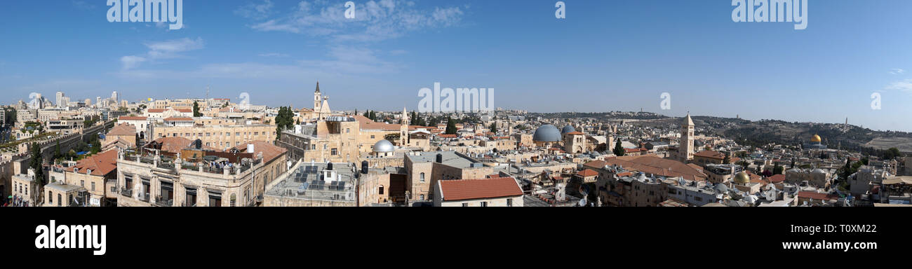 Panorama de la vieille ville de Jérusalem, Israël du côté. Vue de dessus les toits du vieux quartier historique de Jérusalem Banque D'Images