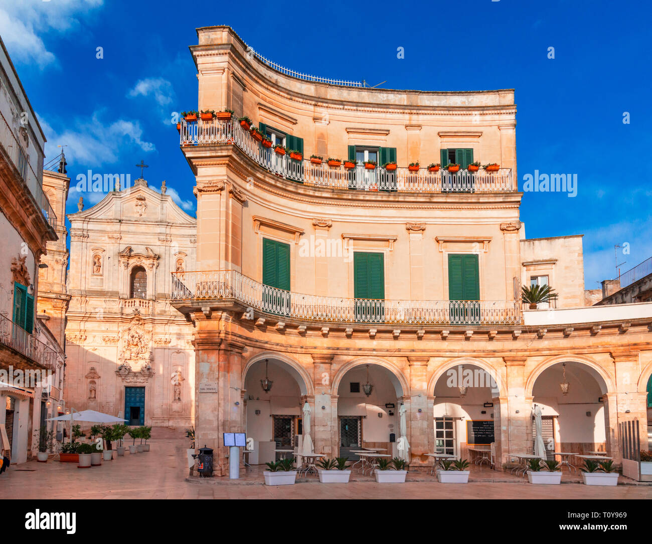 Martina Franca, Puglia, Italie : vue de la nuit de la Piazza del Plebiscito et la cathédrale St. Martin, Pouilles Banque D'Images