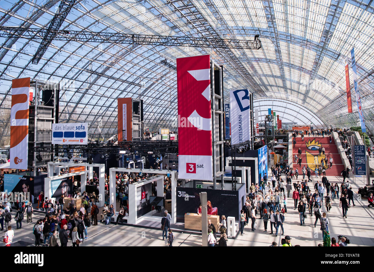 Leipzig. Mar 21, 2019. Photo prise le 21 mars 2019 présente une vue de la Foire du livre de Leipzig 2019 à Leipzig, en Allemagne. Les quatre jours de foire du livre de Leipzig a débuté jeudi, attirant plus de 2 500 exposants de plus de 50 pays et régions du monde. Crédit : Kevin Voigt/Xinhua/Alamy Live News Banque D'Images