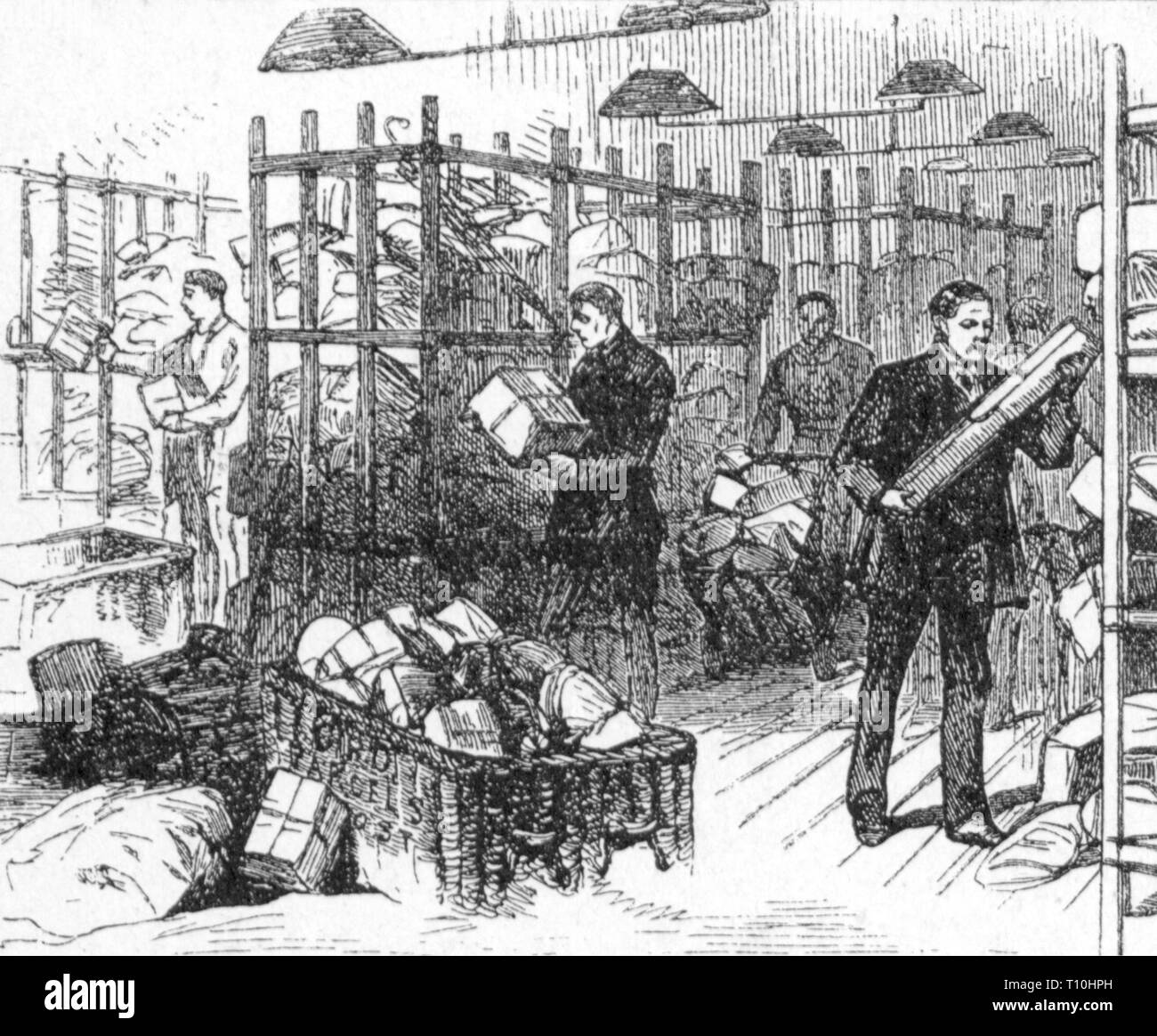 Courrier, colis, bureaux de poste Département manutention dans un bureau de poste à Londres, 1883, l'artiste n'a pas d'auteur pour être effacé Banque D'Images