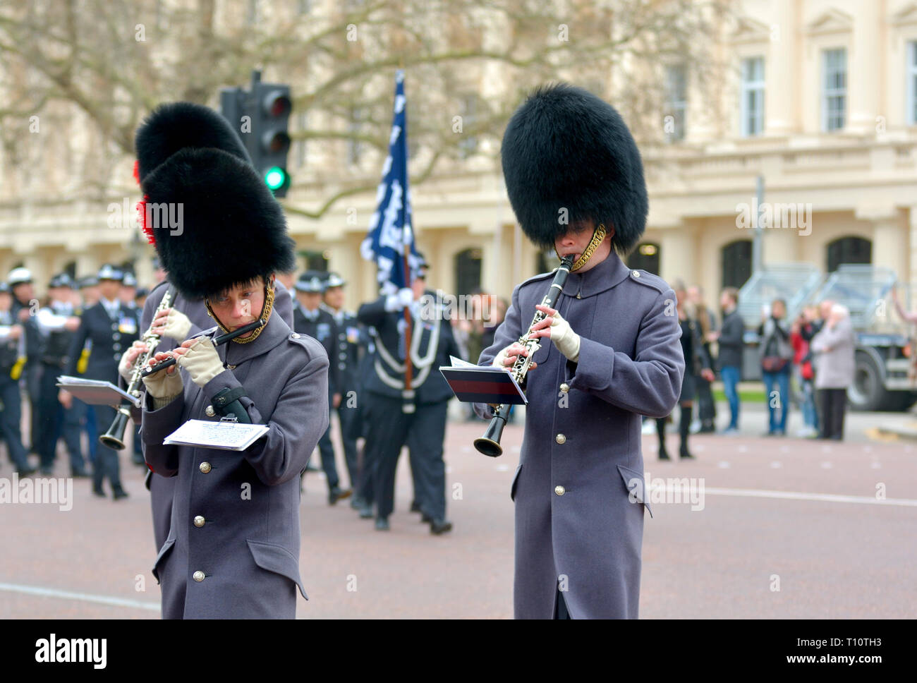 Londres, Angleterre, Royaume-Uni. Musique de la Coldstream Guards dans une célébration de 100 années de femmes dans la Police métropolitaine, coïncidant avec les Wo Banque D'Images