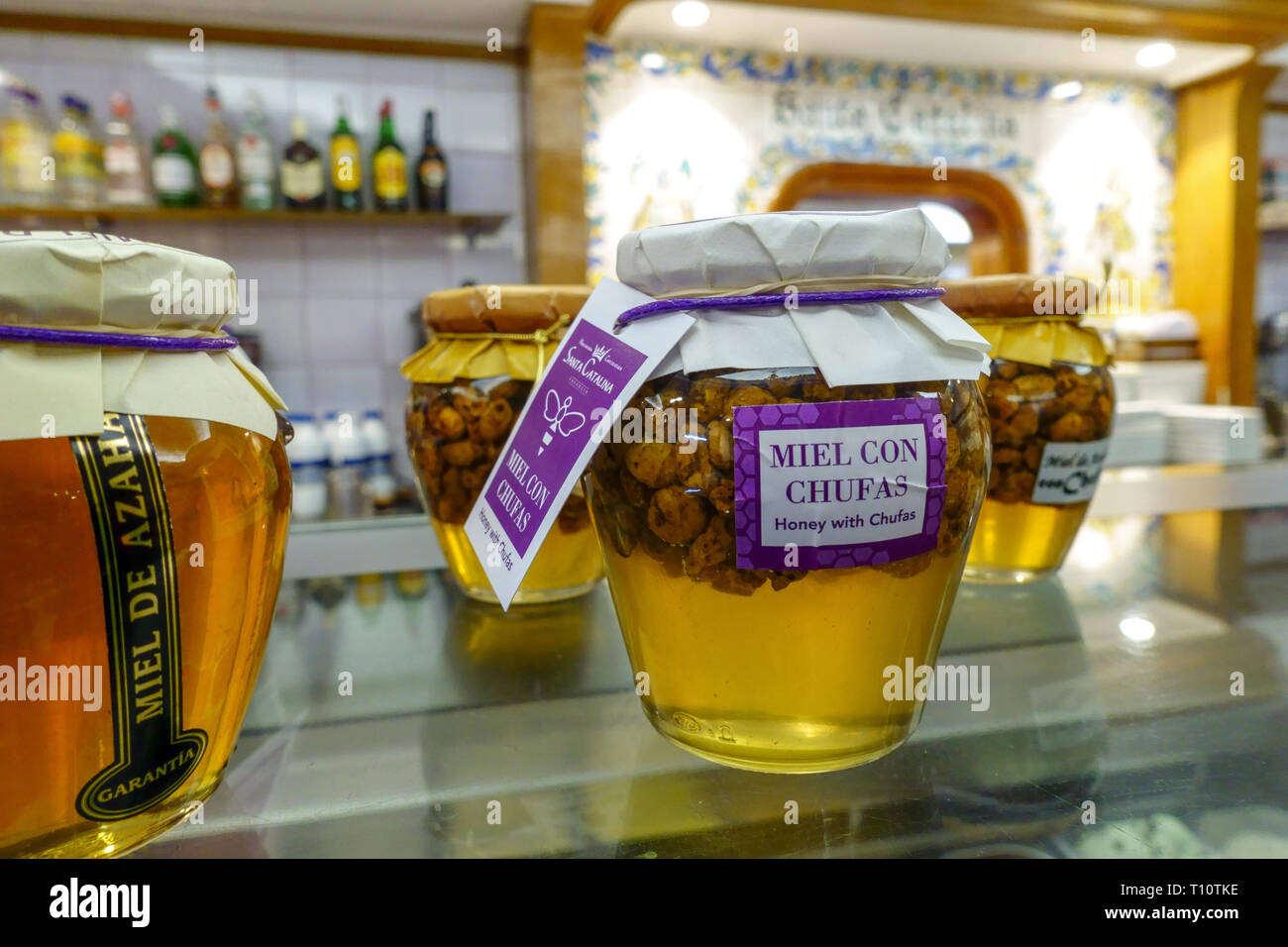Valence, Miel, miel avec con chufas souchet dans Horchateria de Santa Catalina, Espagne Banque D'Images