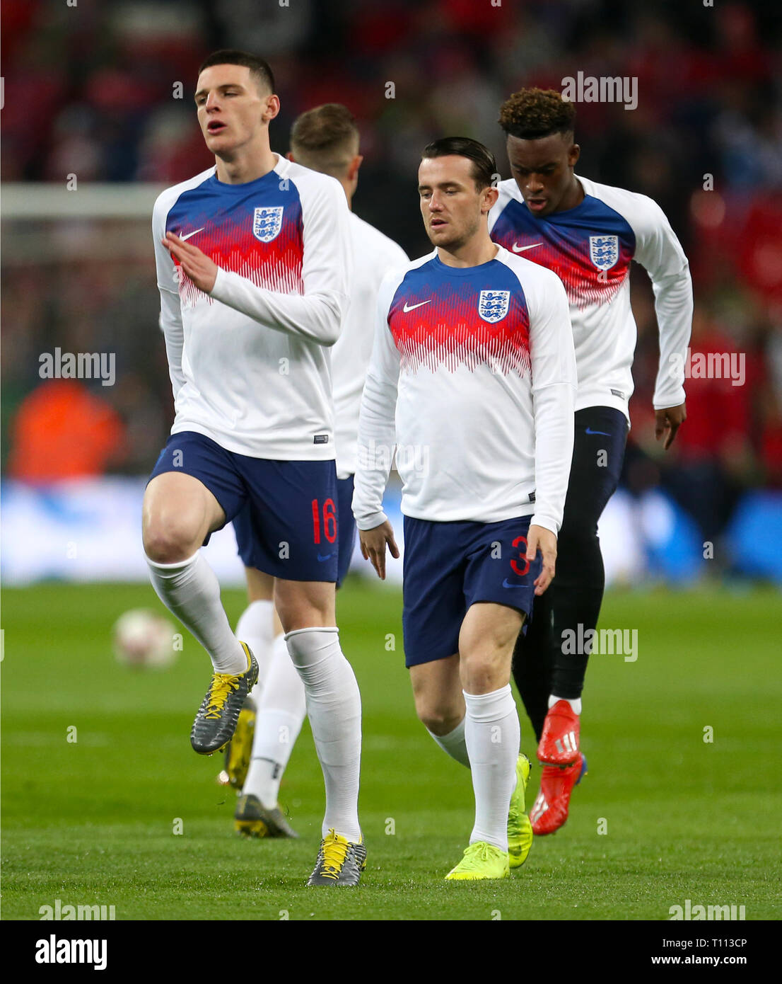 L'Angleterre Declan Rice se réchauffe avant de l'UEFA Euro 2020, Groupe de qualification un match au stade de Wembley, Londres. Banque D'Images