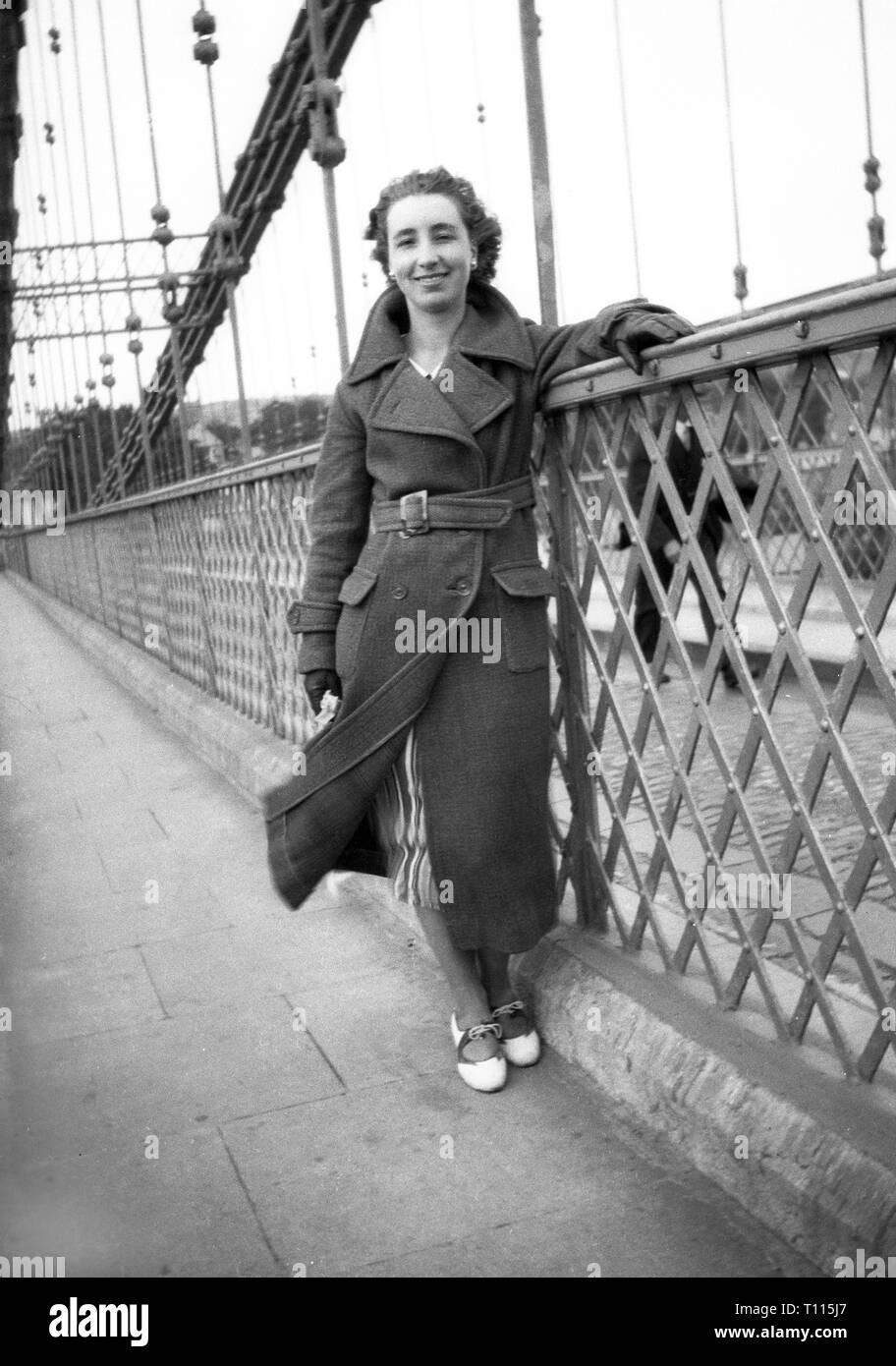Bien habillé woman posing Grande-bretagne 1930 Banque D'Images