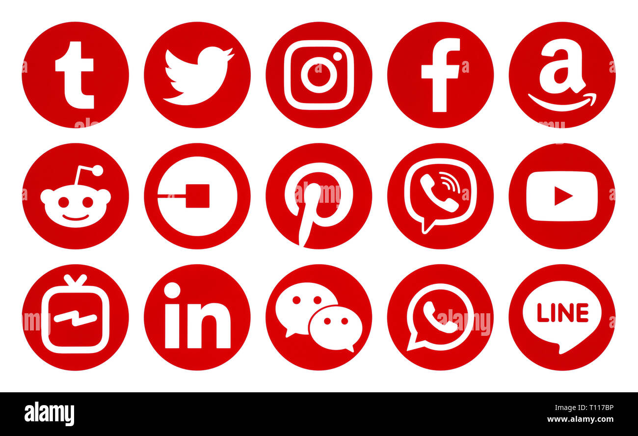 Kiev, Ukraine - 11 décembre 2018 : rouge cercle populaire social media icons imprimé sur du papier blanc : Facebook, Twitter, Pinterest, Instagram, LinkedIn Banque D'Images