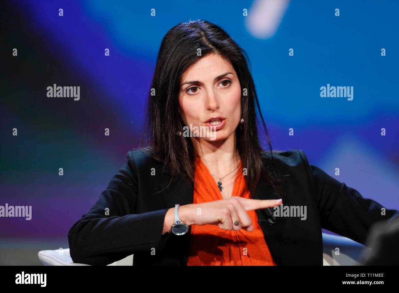 L'Italie, Rome, 20 mars 2019 : Virginie Raggi, Maire de Rome, au cours de l'émission TV 'Porta a Porta', à la suite de l'arrestation pour corruption de la Conclusi Banque D'Images