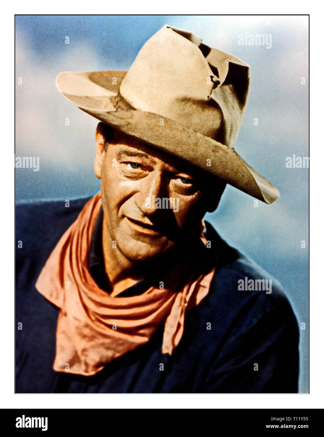 1959 Rio Bravo est un film américain produit et réalisé par Howard Hawks et avec John Wayne, Dean Martin, Ricky Nelson, Angie Dickinson, Walter Brennan, et Ward Bond. Écrit par Jules Furthman et Leigh Brackett, basé sur l'histoire courte 'Rio Bravo' par B. H., Lexington-historic district c'est un film sur le shérif de la ville de Rio Bravo, Texas, qui arrête le frère d'un éleveur local puissant d'aider son ami ivre/adjoint. Avec l'aide d'un infirme et un jeune gunfighter, ils détiennent au large de la piste de l'éleveur. Rio Bravo a été tourné en extérieur à Old Tucson Studios en dehors de Tucson, Arizona, je Banque D'Images