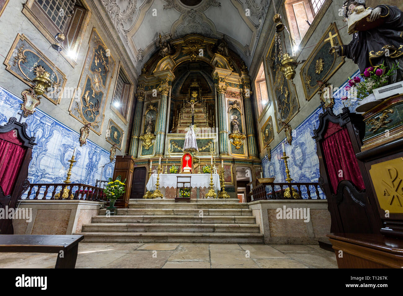 Vue de la chapelle principale de l'église de l'Flamengas au couvent de Notre Dame de quiétude, en Alcantara, Lisbonne, Portugal Banque D'Images