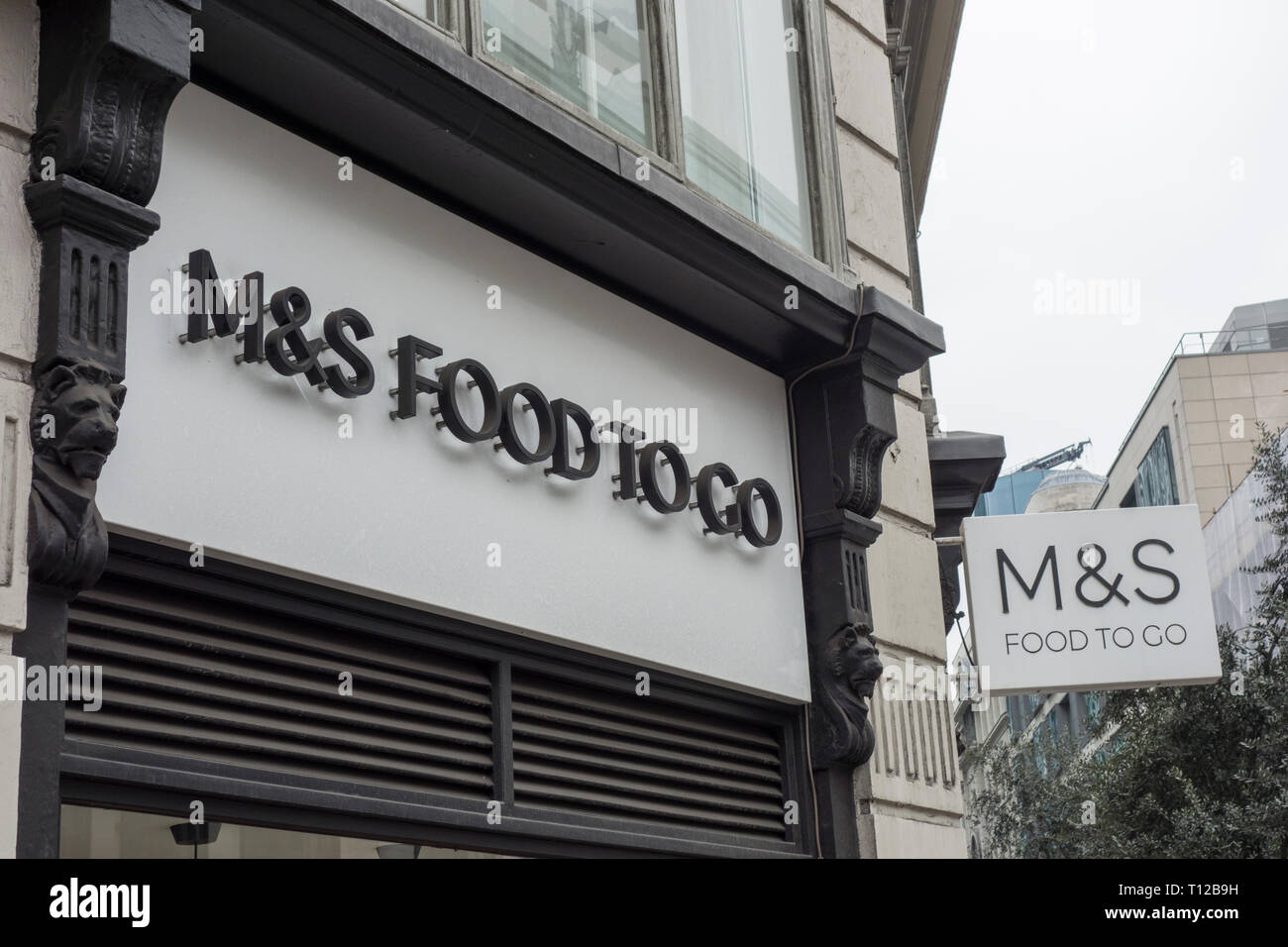 M&S Ludgate Circus Food To Go Banque D'Images