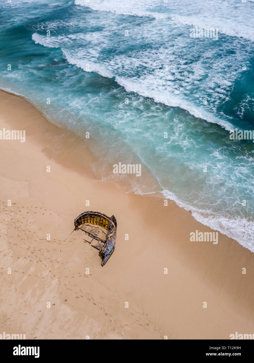 Une vue aérienne de la plage Pantai Uluwatu dans Nunggalan à Bali, Indonésie Banque D'Images
