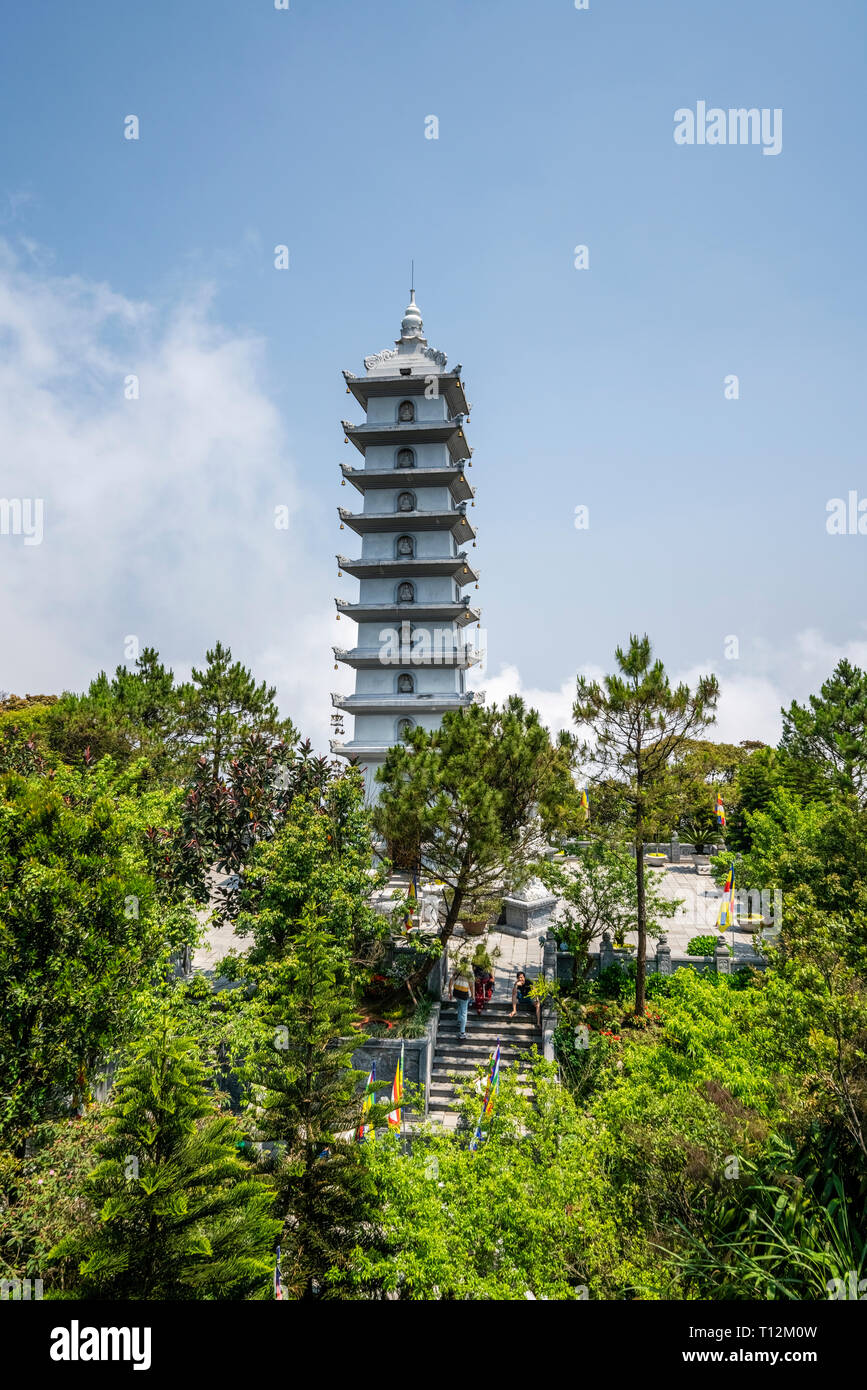 Linh Phong tour sur haut de Ba Na Nui Chua, Ba Na. À côté de ' Linh Phong Tu ' temple, LFI maisons, temple et Ba Lau Chuong, Da nang, Vietnam Banque D'Images