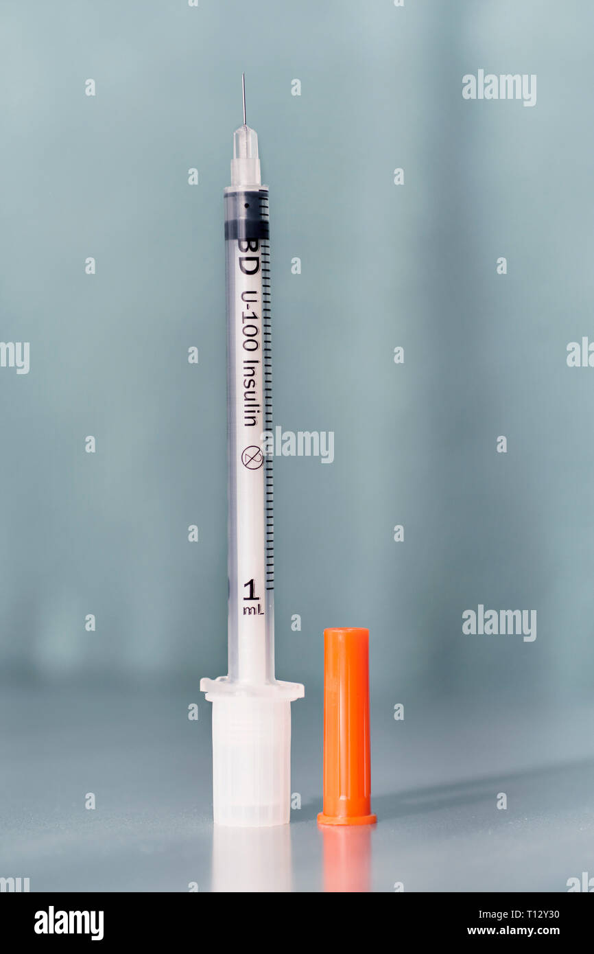 Seringue à insuline, 1 ml, 1 cc 100 unités Photo Stock - Alamy