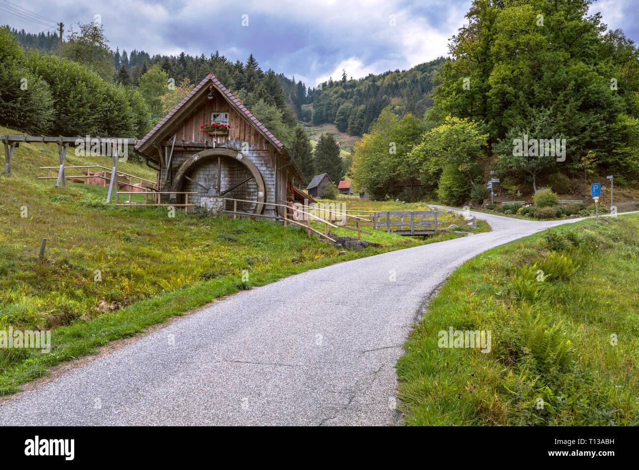 Moulin à eau du village, Bermersbach Forbach communautaire dans la vallée de la Murg, Nord de la Forêt Noire, Allemagne, paysage culturel et patrimoine Banque D'Images