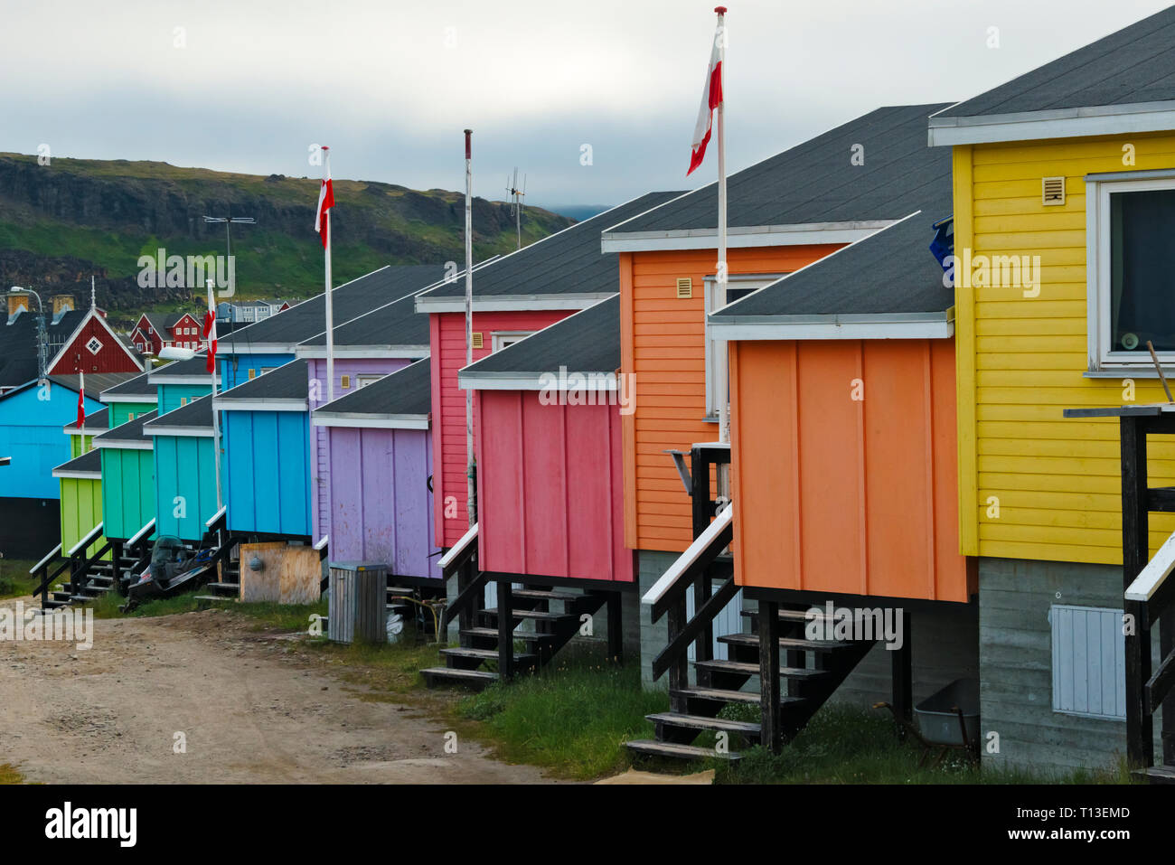 Maisons peintes de couleurs vives, Qeqertarsuaq, Groenland Banque D'Images