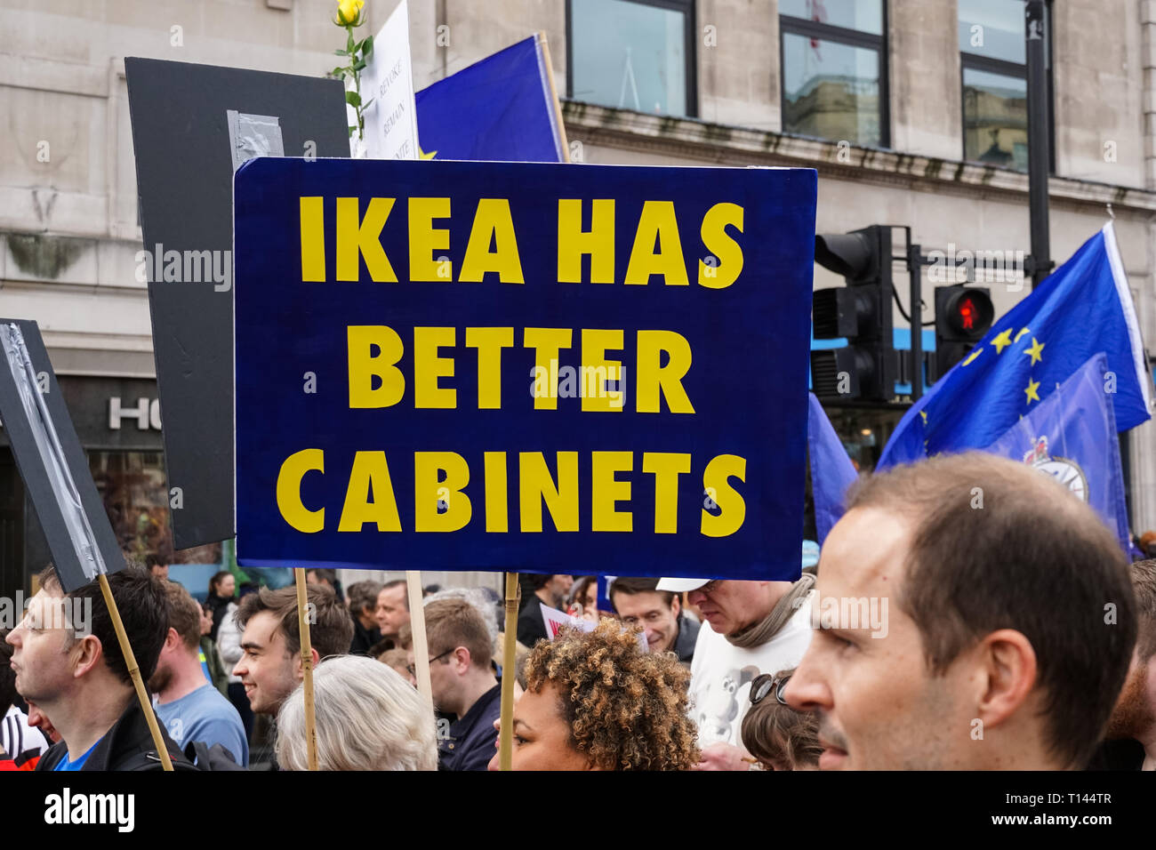 Londres, Royaume-Uni. 23 mars, 2019. Des milliers de manifestants rejoindre le vote du peuple mars à Londres. Credit : Marcin Rogozinski/Alamy Live News Banque D'Images