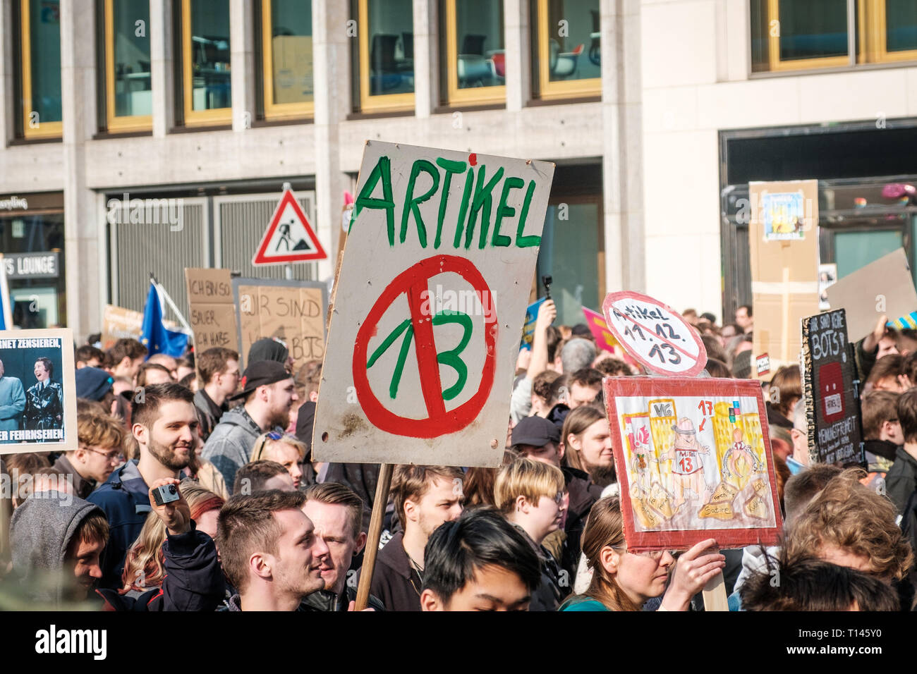 Berlin, Allemagne - le 23 mars 2019 : manifestation contre la réforme du droit d'auteur de l'UE / l'article 11 et l'article 13 à Berlin en Allemagne. Banque D'Images