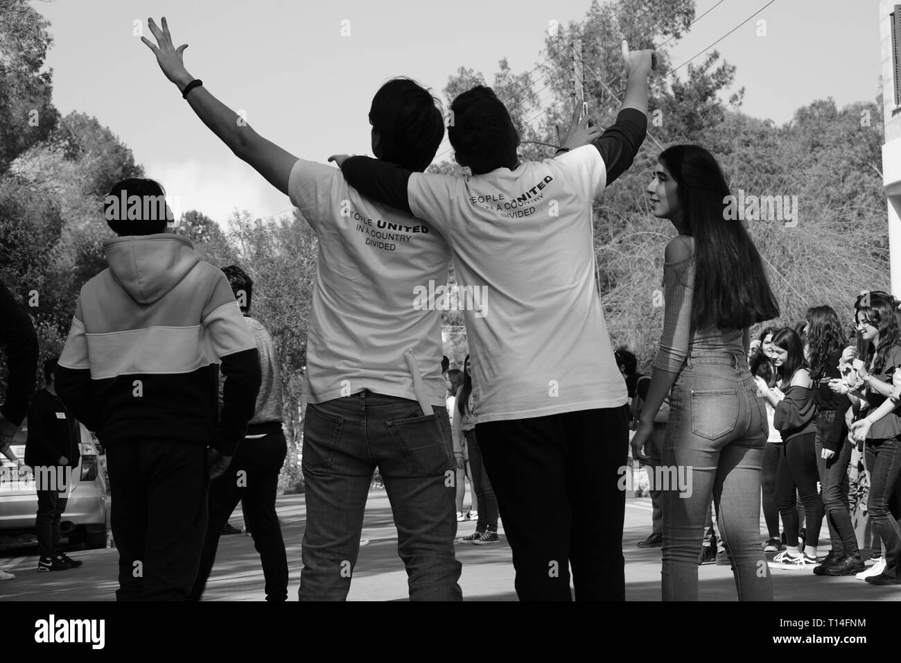 L'Amitié Chypre bicommunautaire Programme vise à créer des liens d'amitié et de confiance entre les jeunes des communautés de Chypre. Banque D'Images