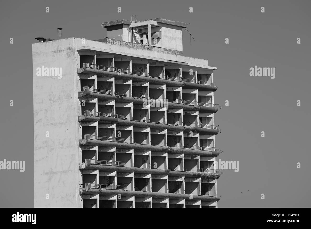 Famagouste (secteur) est un ville chypriote abandonnée de Famagouste. Avant l'invasion turque de 1974 de Chypre, c'est le moderne quartier touristique de la ville. Banque D'Images
