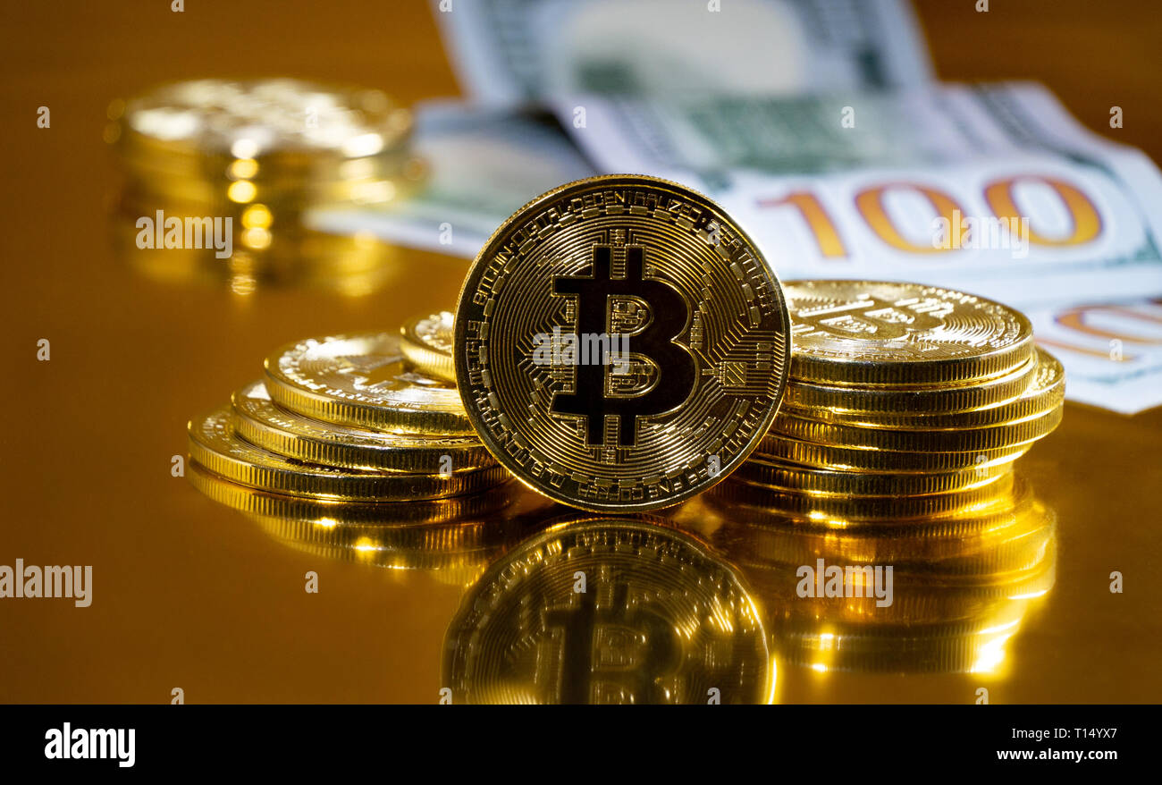 Bitcoin. Or devise Crypto, Bitcoin BTC, peu de monnaie. Bitcoin plan macro  sur pièces Photo Stock - Alamy