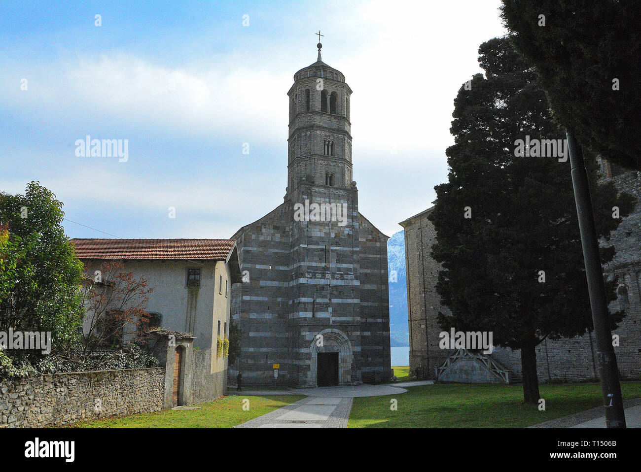 Église de Santa Maria del Tiglio à Gravedona, Côme, Lombardie, Italie. Banque D'Images