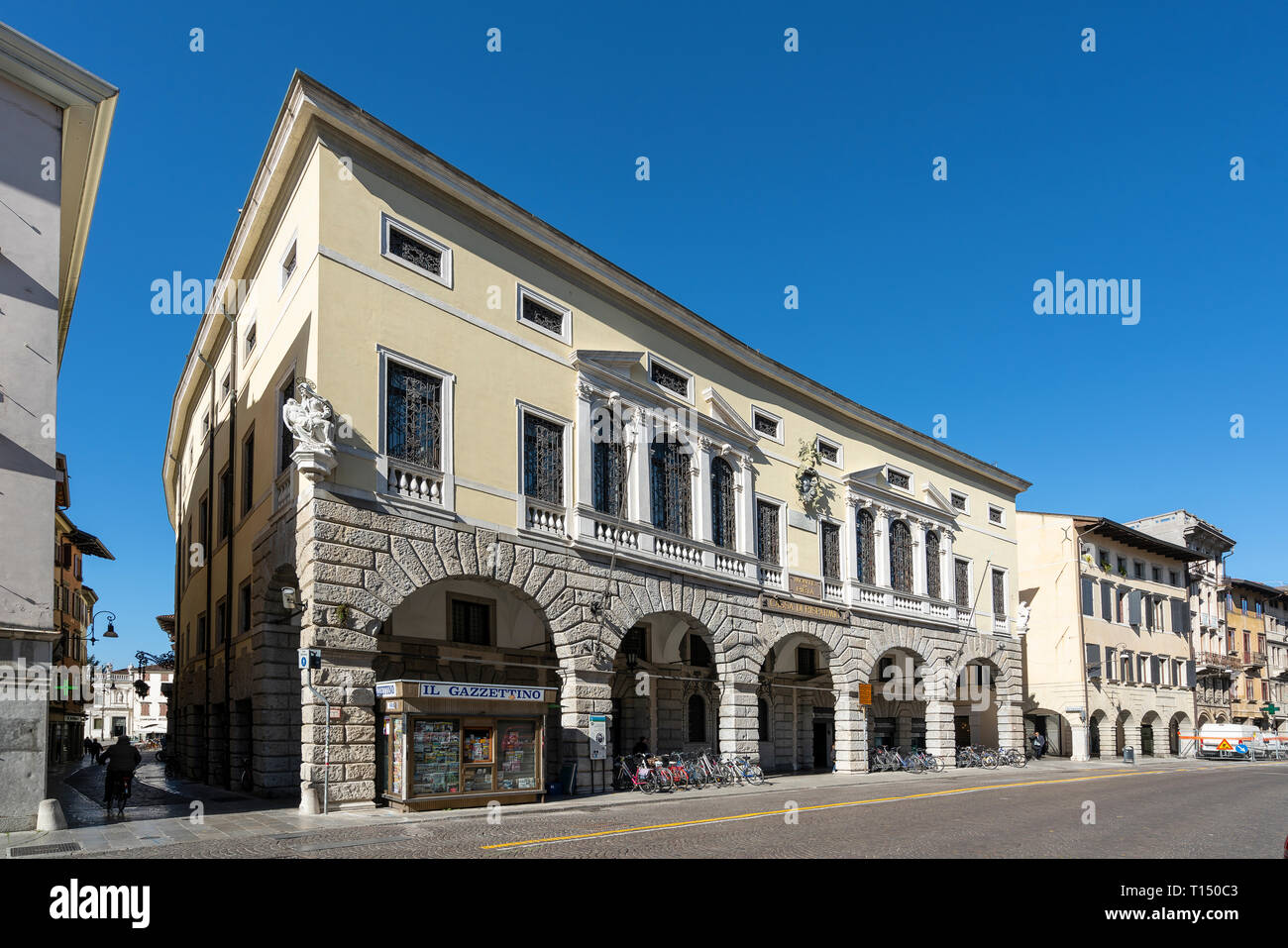 Udine, Frioul-Vénétie Julienne, Italie. Le 22 mars 2019. Façade de l'immeuble dans la rue Mercatovecchio pawnshop Banque D'Images