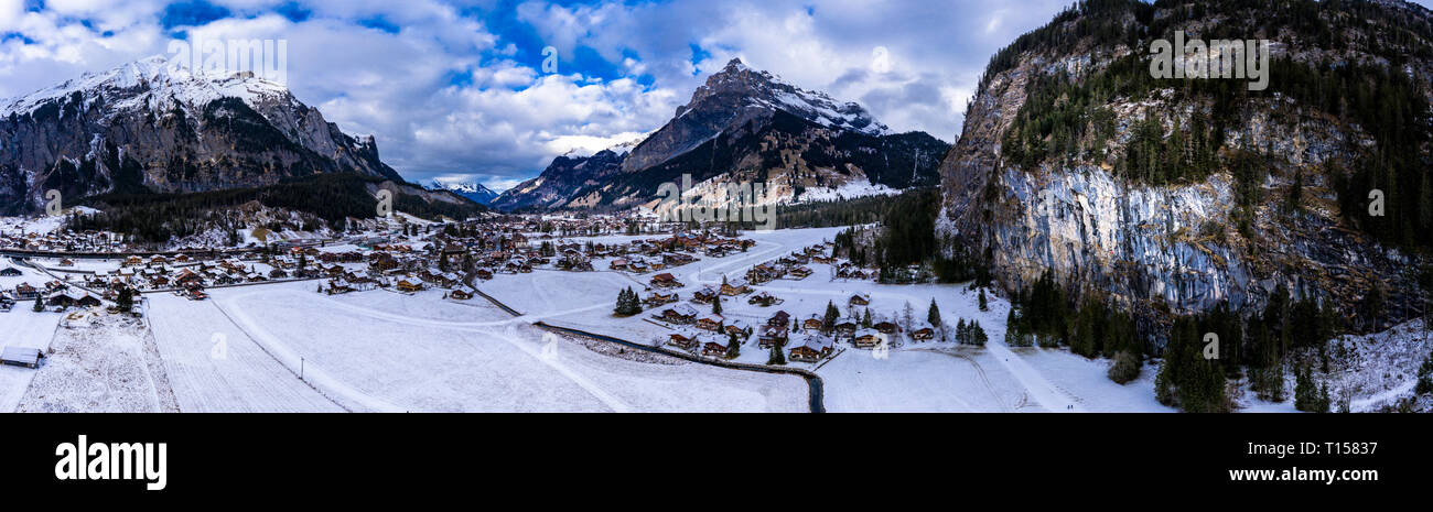 La Suisse, Canton de Berne, Oberland Bernois, Préalpes Bernoises, Duendenhorn, vue de village en hiver Kandersteg mounatin Banque D'Images