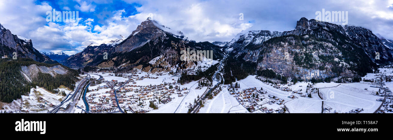 La Suisse, Canton de Berne, Oberland Bernois, Préalpes Bernoises, Duendenhorn, vue de village en hiver Kandersteg mounatin Banque D'Images