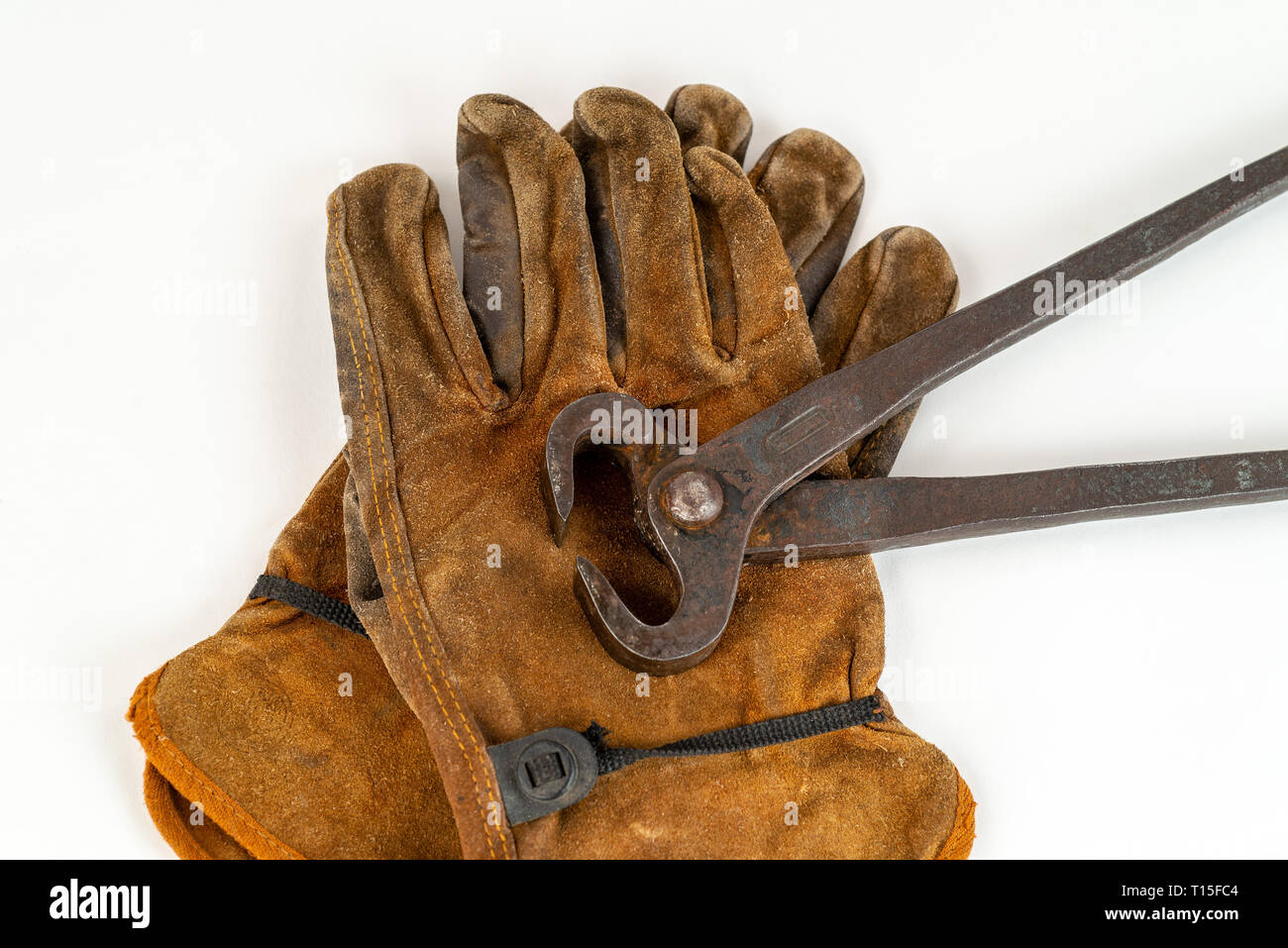Vintage Paire de pinces des pinces et gants de travail Banque D'Images