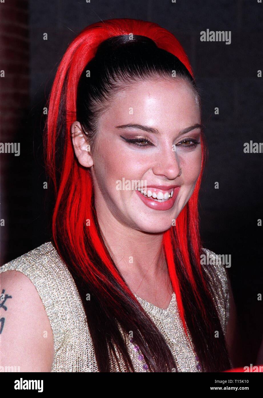 LAS VEGAS, NV. Le 08 décembre 1997 : Spice Girl Melanie Chisholm (Sporty Spice) au Billboard Music Awards au MGM Grand de Las Vegas. Banque D'Images LAS VEGAS, NV. Le 08 décembre 1997 : Spice Girl Melanie Chisholm (Sporty Spice) au Billboard Music Awards au MGM Grand de Las Vegas. Banque D'Images
