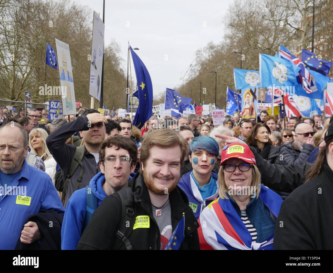 Londres, Angleterre. 23 mars, 2019. Des milliers de personnes de mars à Westminster pour la demande d'un second référendum sur la question de savoir si ou pas la Grande-Bretagne devrait quitter l'UE. Crédit : Anna Stowe/Alamy Live News Banque D'Images