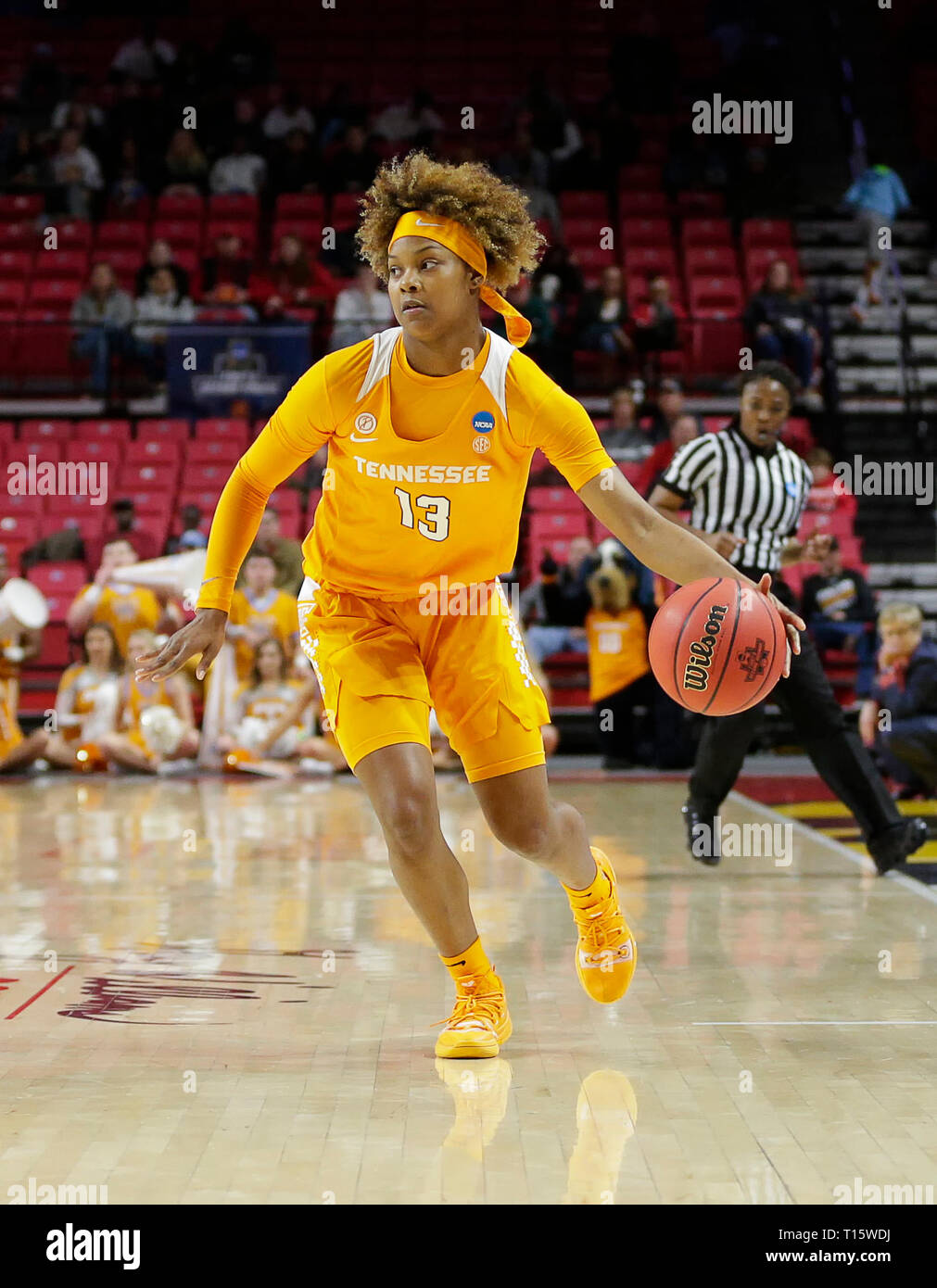 College Park, MD, USA. Mar 23, 2019. Tennessee Lady Vols Guard (13) Jazmine Regal dribble la balle au cours d'une première ronde de la NCAA Women's Championship match entre l'Ohio Lady Vols et l'UCLA Bruins à l'Eurosport France Centre à College Park, MD. Justin Cooper/CSM/Alamy Live News Banque D'Images
