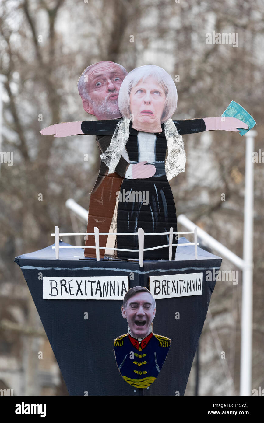 Londres, Royaume-Uni. Mar 23, 2019. Peuples autochtones, Brexitannia Mars Vote Titanic. Foule de détails et de bannières comme prises dans la perspective d'un manifestant. Restent des bannières, second référendum. Crédit : Tony Pincham/Alamy Live News Banque D'Images