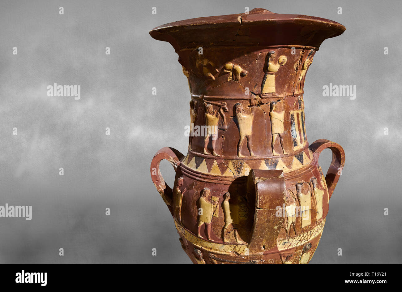 Inandik secours culte Hittite décoré de libation vase avec quatre frises décoratives avec chiffres colorés en crème, rouge et noir. La voie processionnelle Banque D'Images