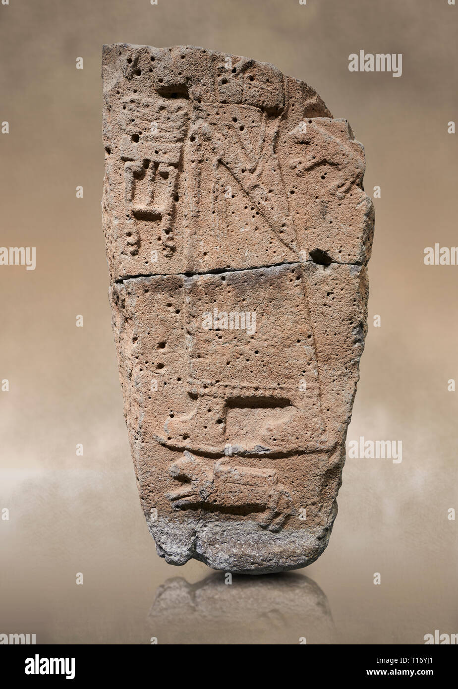 Monumental sculpture relief Hittite fragment. La fin de période Hittite - 900-700 BC. Musée Archéologique d'Adana, Turquie. Banque D'Images