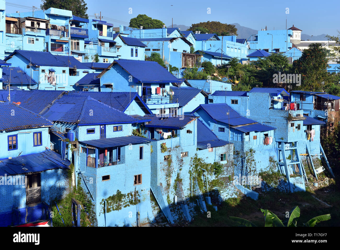 Village Kampung Biru avec maisons peintes de couleur bleue, Jodipan village, ville Malang, Indonésie, l'île de Java Banque D'Images