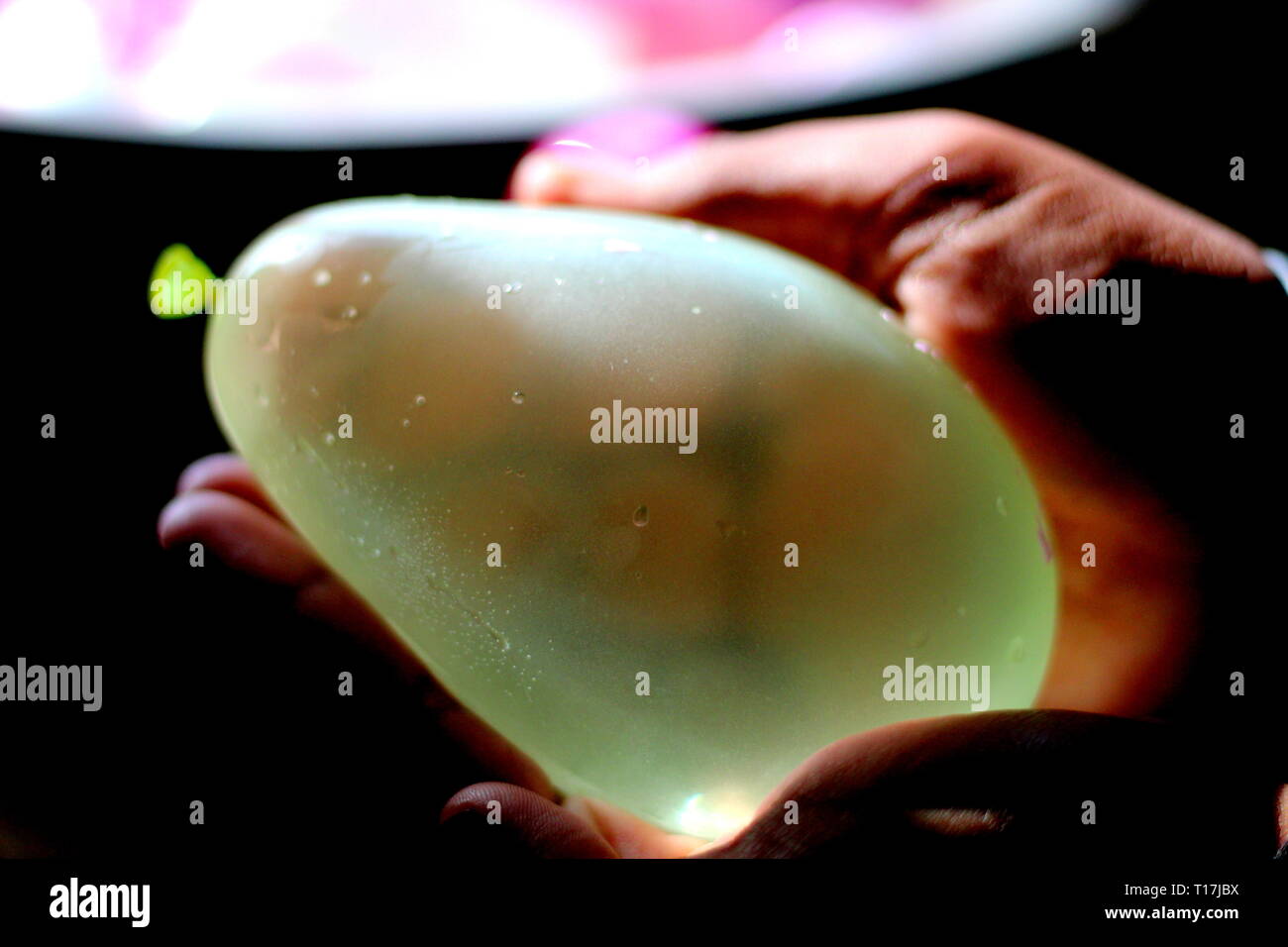 Ballon D'EAU DE COULEUR VERTE Banque D'Images