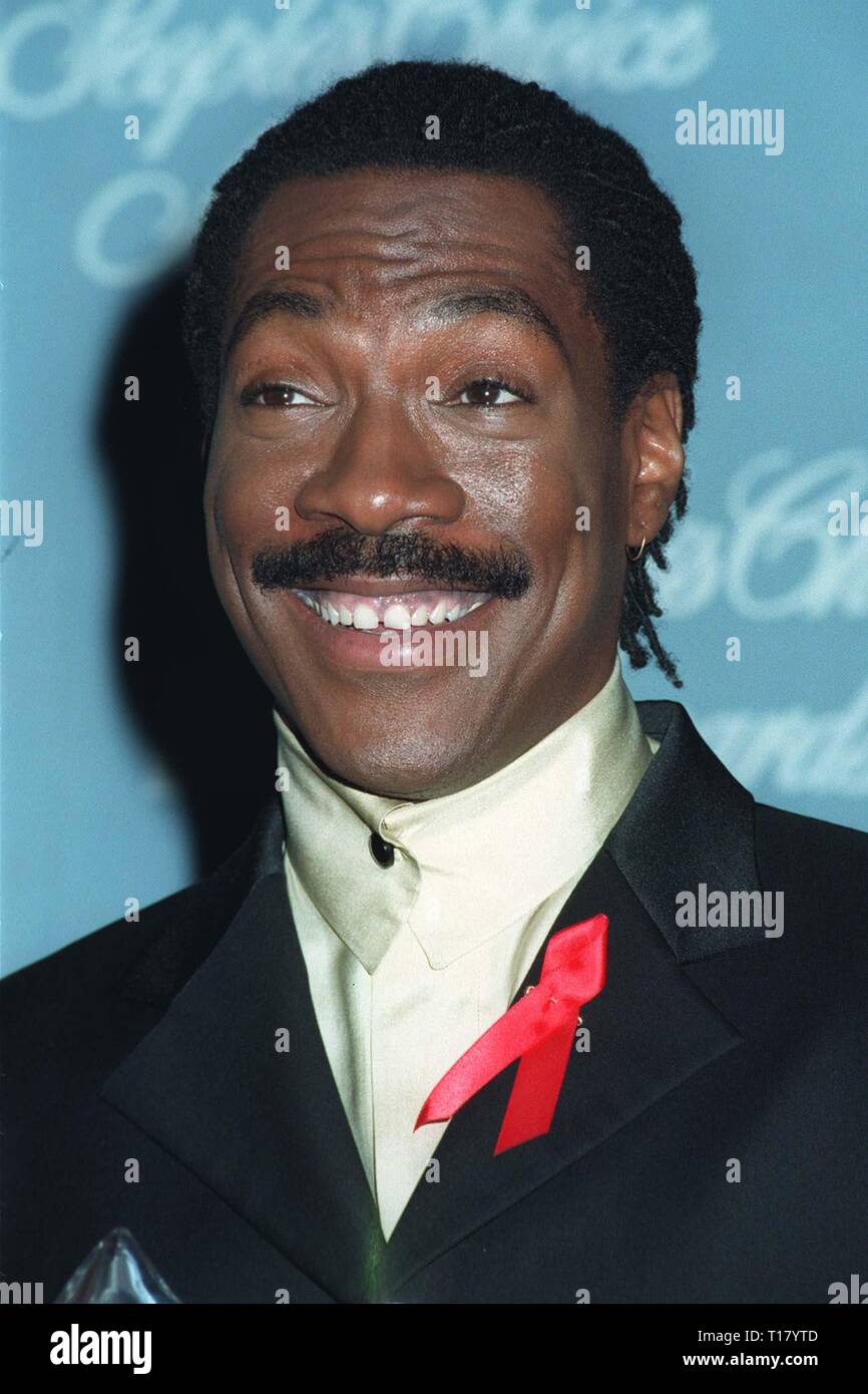 LOS ANGELES, CA. 13 janvier 1997 : l'Acteur Eddie Murphy au Peoples Choice Awards. Banque D'Images